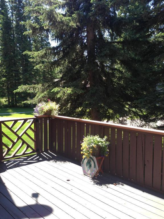 Redwood Meadows Bed And Breakfast Bragg Creek Exterior foto