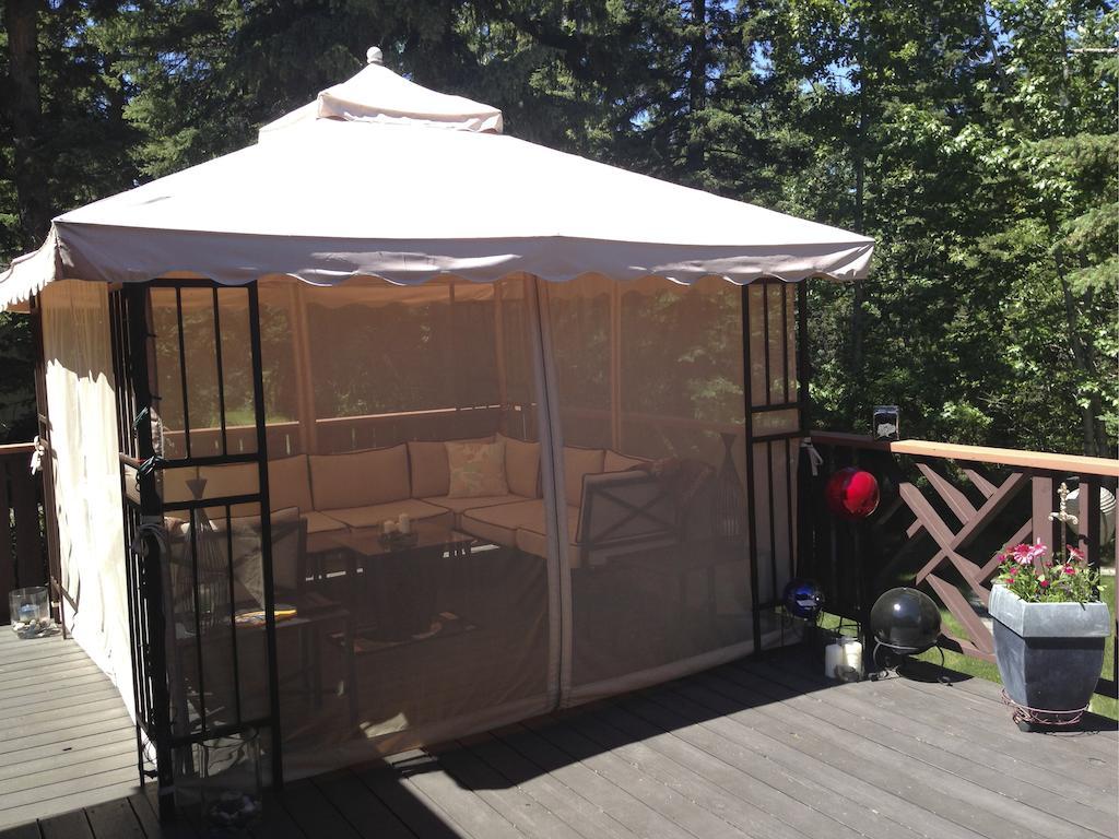 Redwood Meadows Bed And Breakfast Bragg Creek Exterior foto